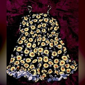 Art class from target size M (7/8) 100% Rayon.